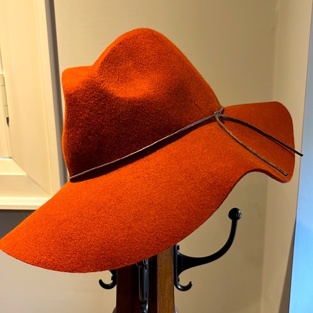 Peter Grimm 100% Wool Hat